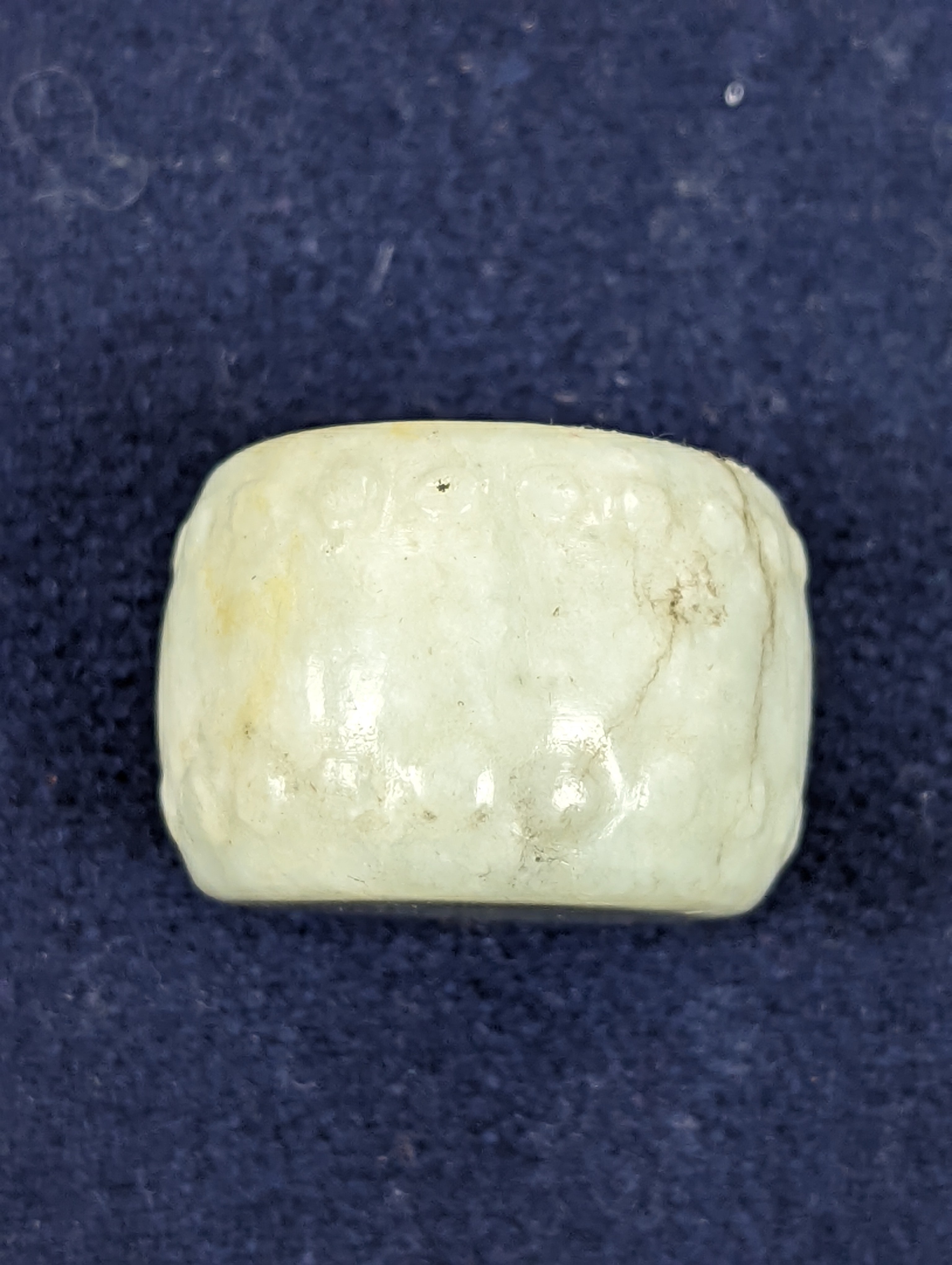 A Chinese jadeite model of a drum, 3 cm diameter